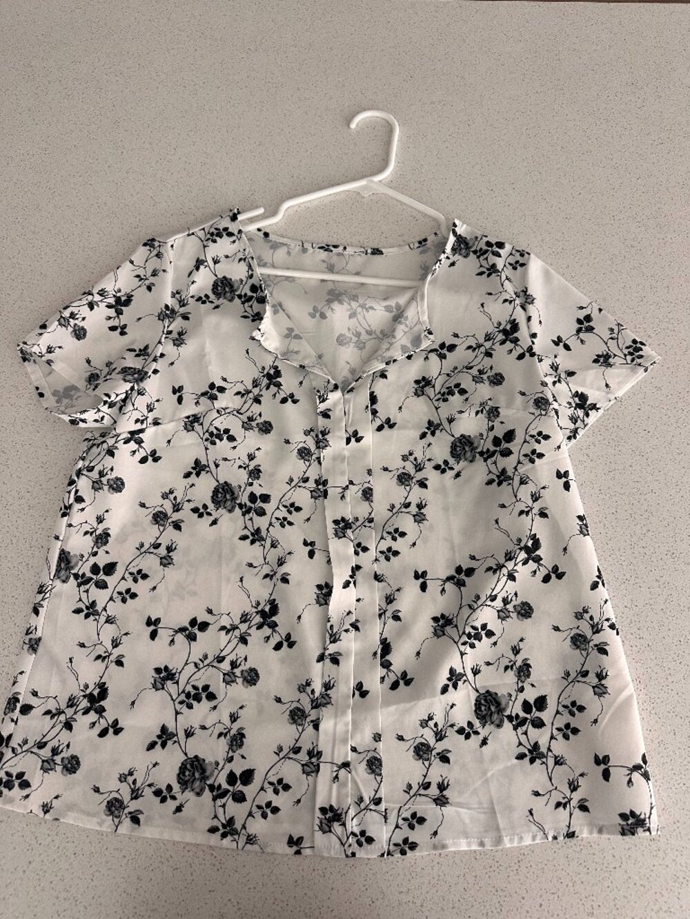 SHEIN Classic Women Ditsy Floral Loose Short Sleeve Medium